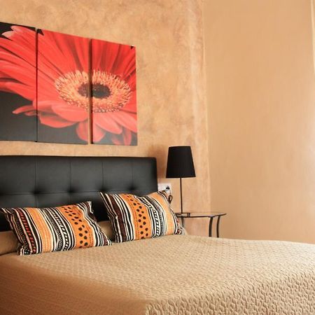Hostal Rte. Elena Fuentes de Ebro Oda fotoğraf
