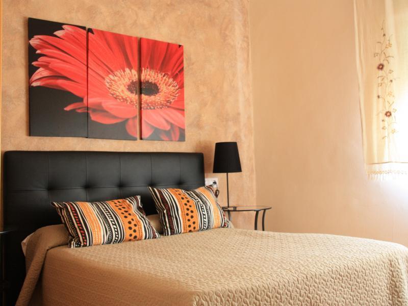 Hostal Rte. Elena Fuentes de Ebro Oda fotoğraf