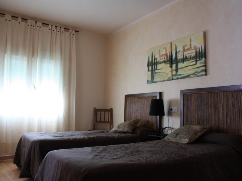 Hostal Rte. Elena Fuentes de Ebro Oda fotoğraf