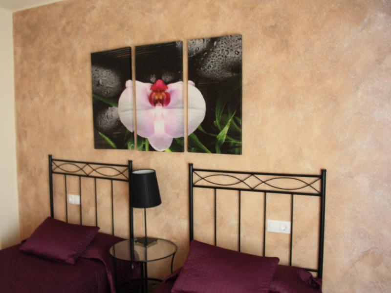 Hostal Rte. Elena Fuentes de Ebro Oda fotoğraf