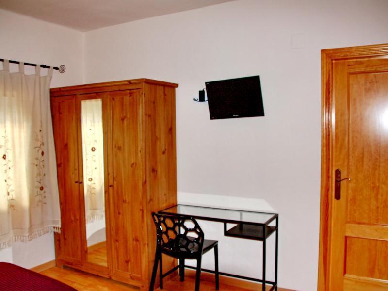 Hostal Rte. Elena Fuentes de Ebro Oda fotoğraf
